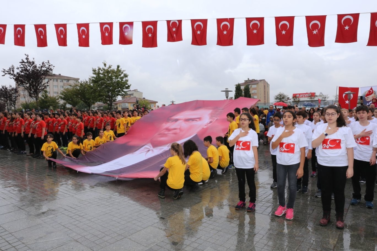 Yönetim Kurulu Başkanımız Nail ÇİLER, 29 EKİM CUMHURİYET BAYRAMI Resmi Geçit Törenine Katıldı